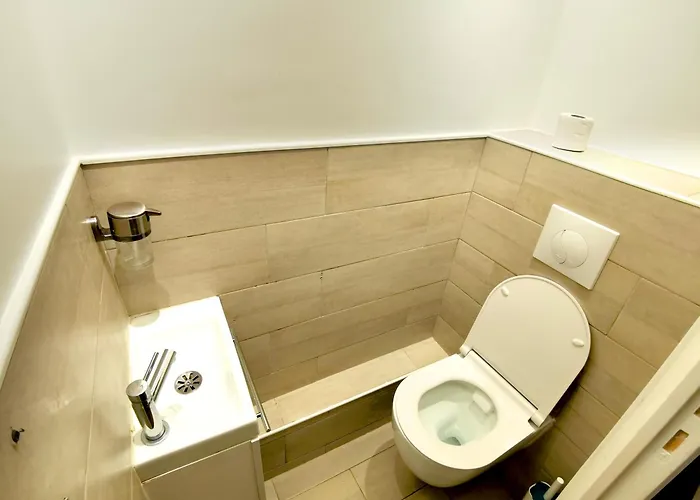 דירה Asian District